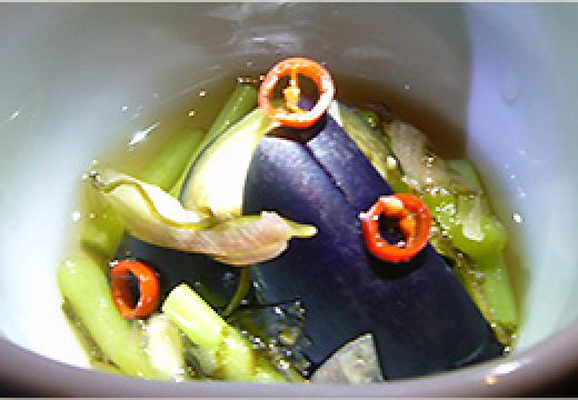 水茄子の塩ねばり漬け