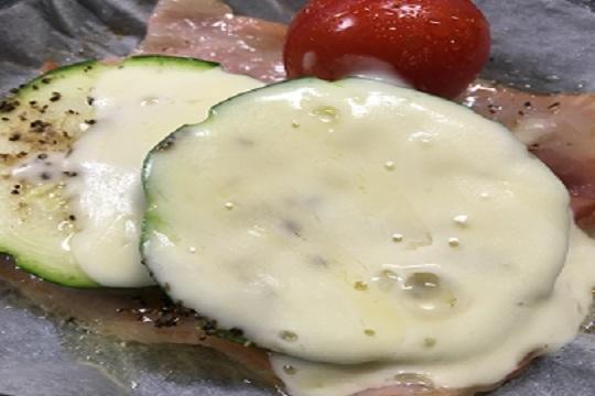 ズッキーニの<br />
とろ~りチーズグリル