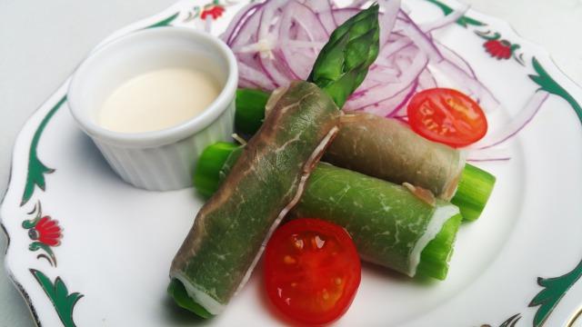 アスパラのチェダーチーズがけ