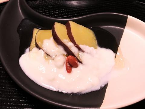 サツマイモのハチミツヨーグルト和え